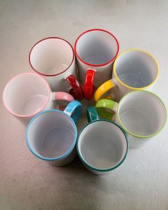 Чашка з кольоровим обідком